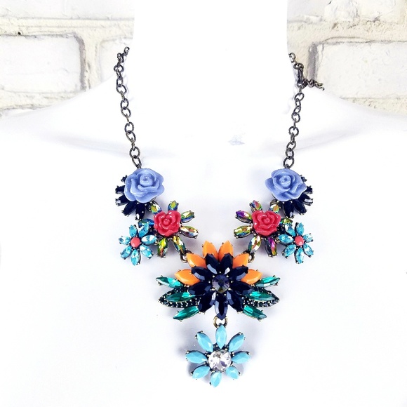 Joan Rivers Jeweled Garden Necklace Chunky Drop - Picture 2 of 8